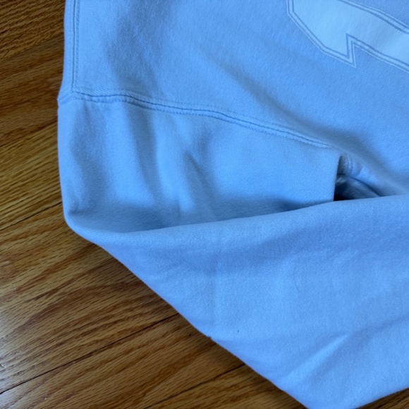 Official Taylor Swift 1989 TS limited edition baby blue crewneck Size Small - Picture 6 of 7